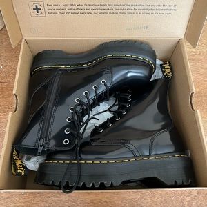 NEW IN BOX Black Jaden smooth leather platform Dr. Martens women’s size 8